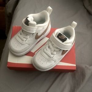 Nike court borough low 2 sneakers size 6c